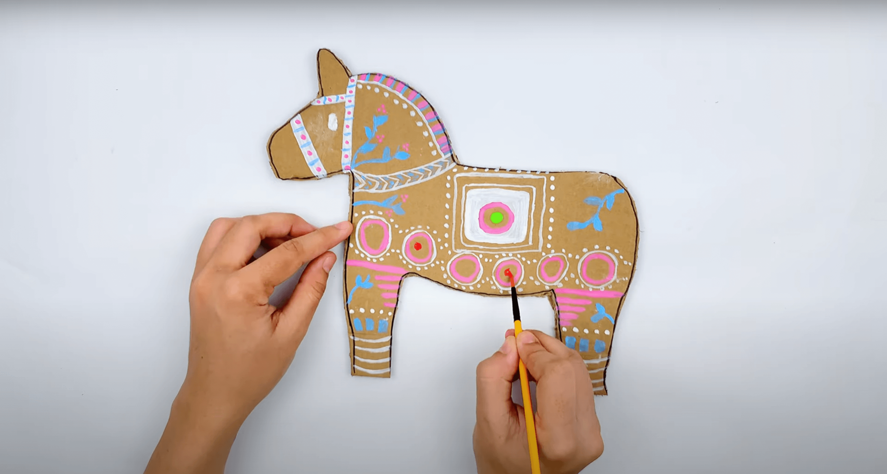 DIY Swedish Dala Horse | Womple Studios